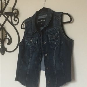 Maurices Dark Wash Raw Hem Denim Vest Sz L